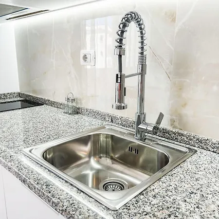 Apartment 1 Bedroom 816 *
